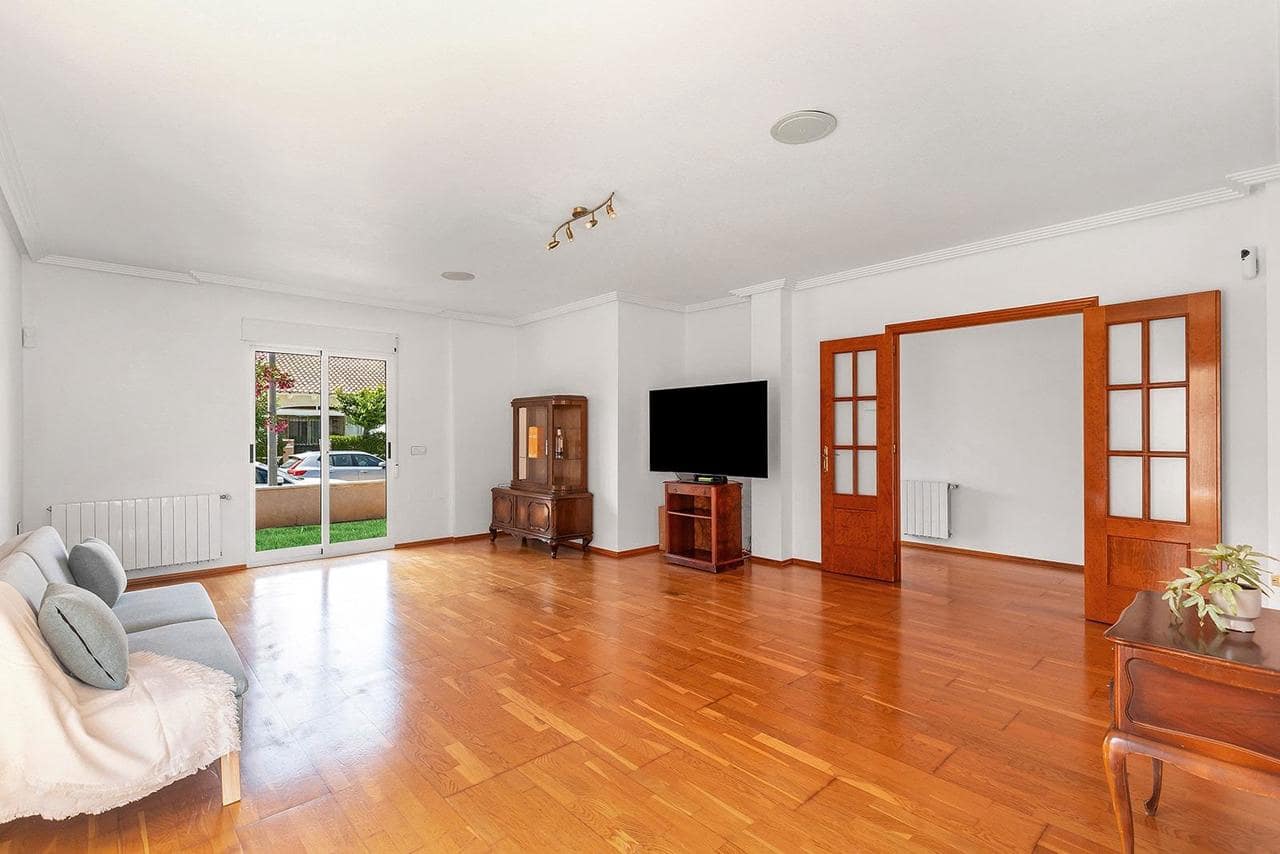 Chalet de 2 habitaciones en Pilar de la Horadada en venta - 739.000 € (Ref: 9136881)