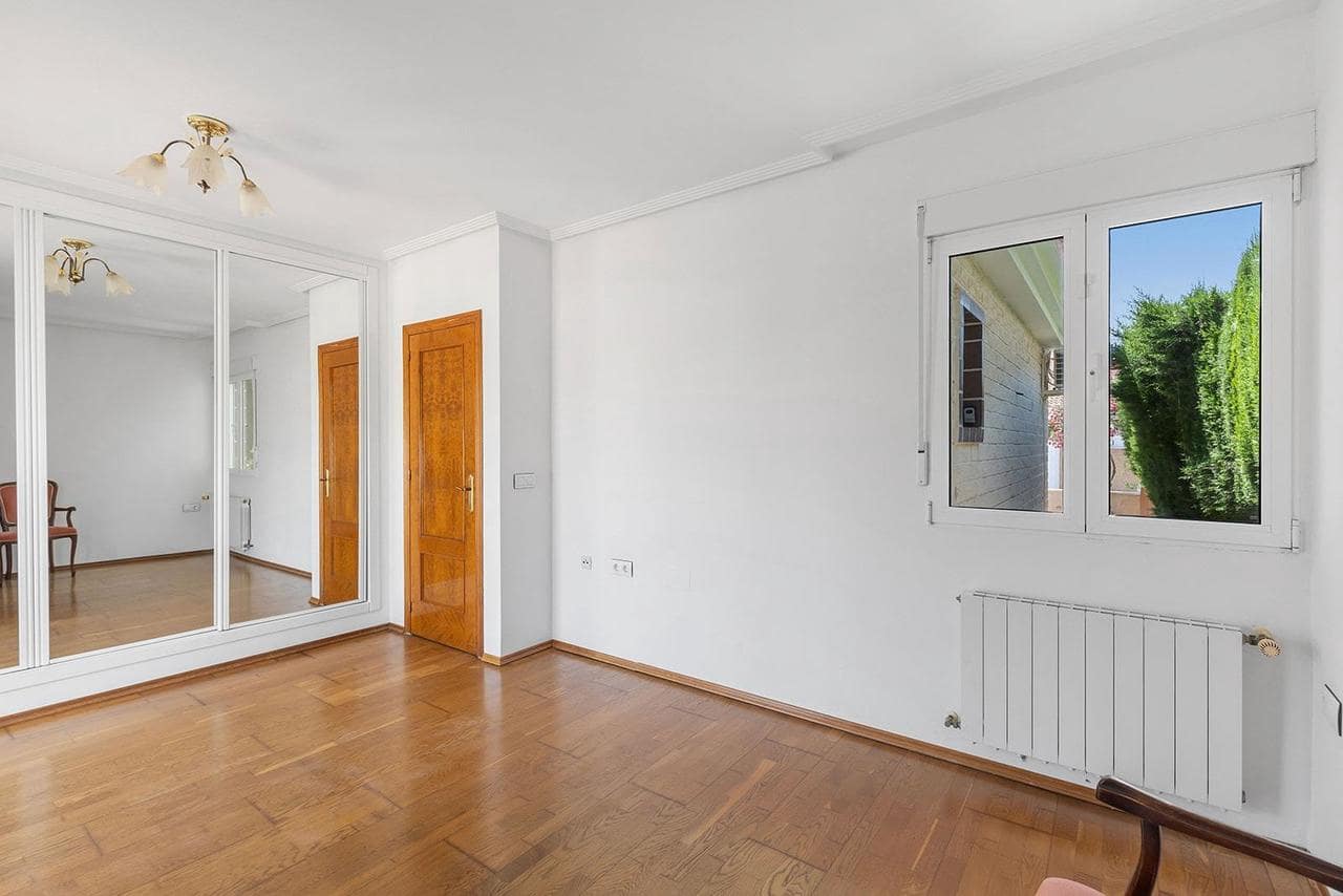 Chalet de 2 habitaciones en Pilar de la Horadada en venta - 739.000 € (Ref: 9136881)