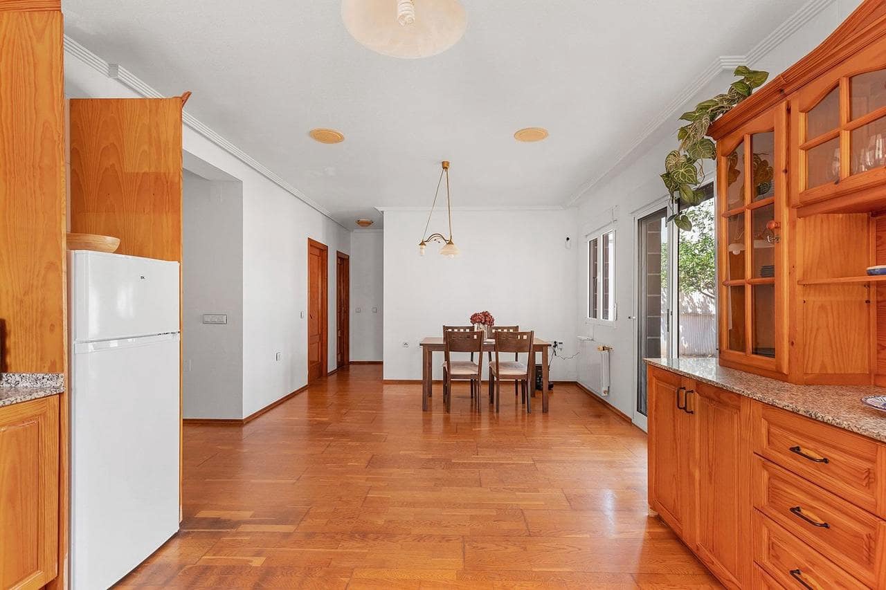 Chalet de 2 habitaciones en Pilar de la Horadada en venta - 739.000 € (Ref: 9136881)