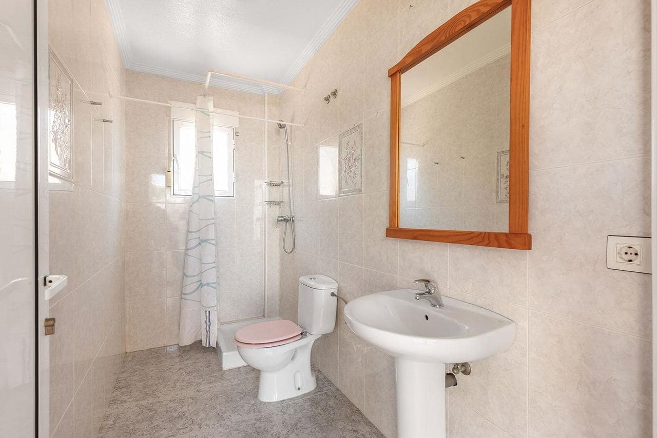 Chalet de 2 habitaciones en Pilar de la Horadada en venta - 739.000 € (Ref: 9136881)