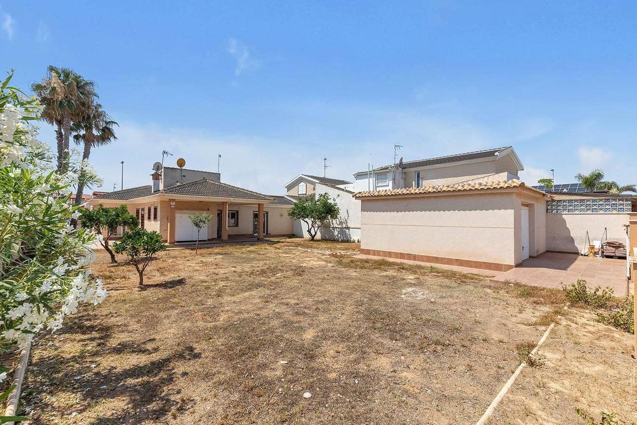 Chalet de 2 habitaciones en Pilar de la Horadada en venta - 739.000 € (Ref: 9136881)