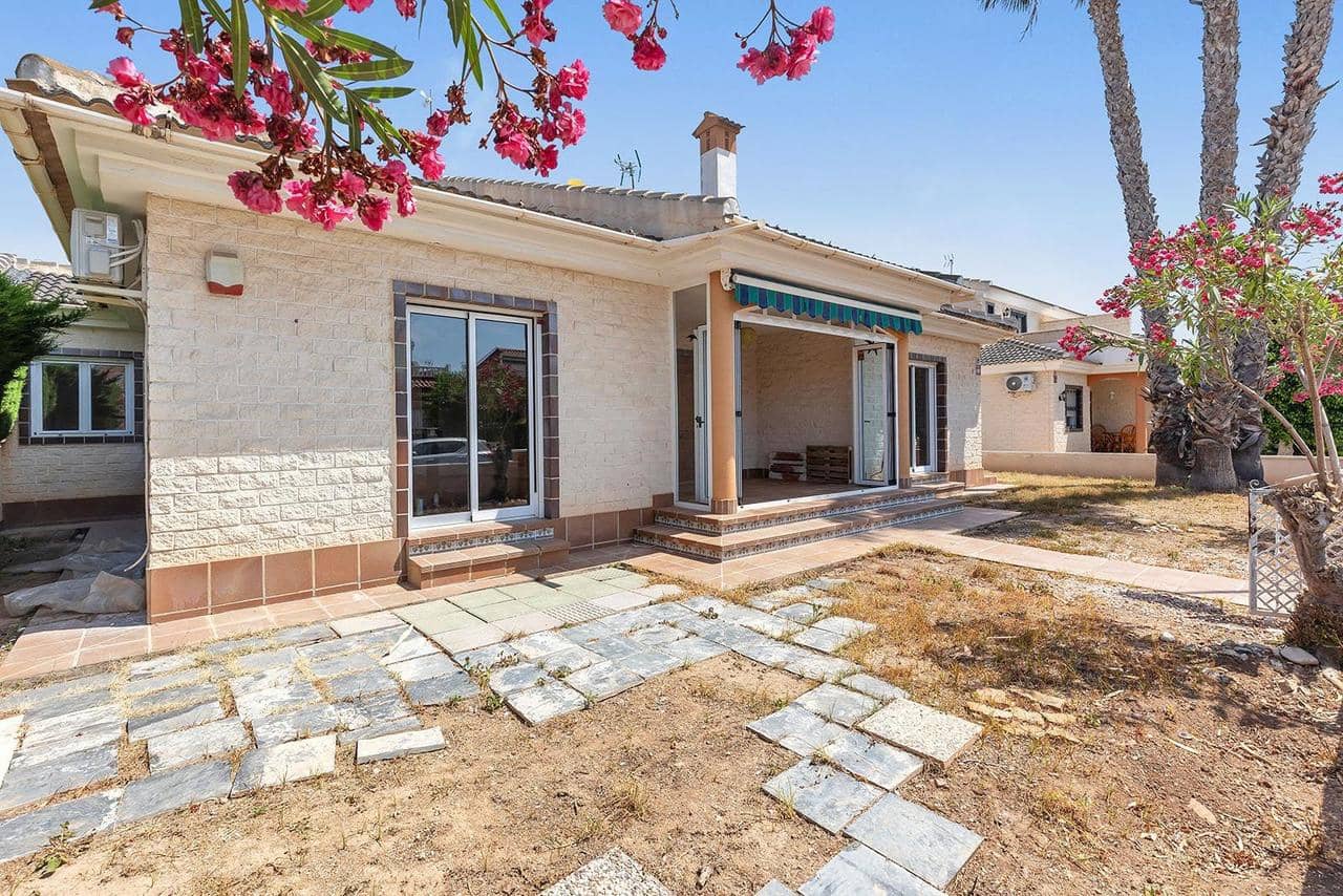 Chalet de 2 habitaciones en Pilar de la Horadada en venta - 739.000 € (Ref: 9136881)