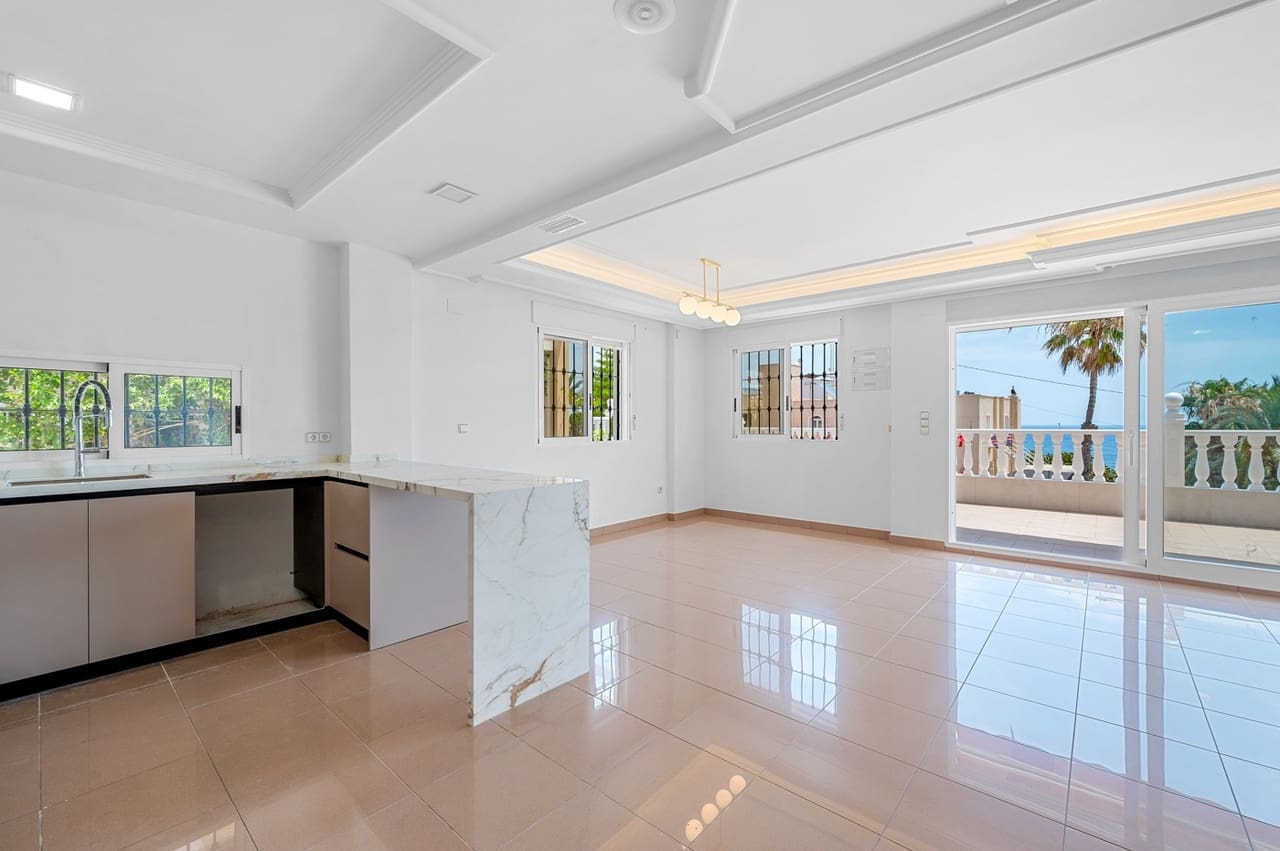 4 soveværelse Villa til salg i Torrevieja med swimmingpool - € 960.000 (Ref: 9141449)