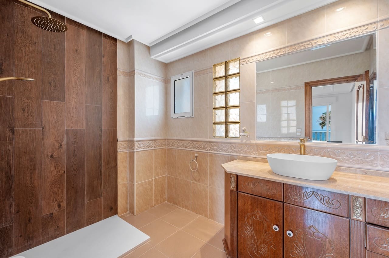 4 soveværelse Villa til salg i Torrevieja med swimmingpool - € 960.000 (Ref: 9141449)