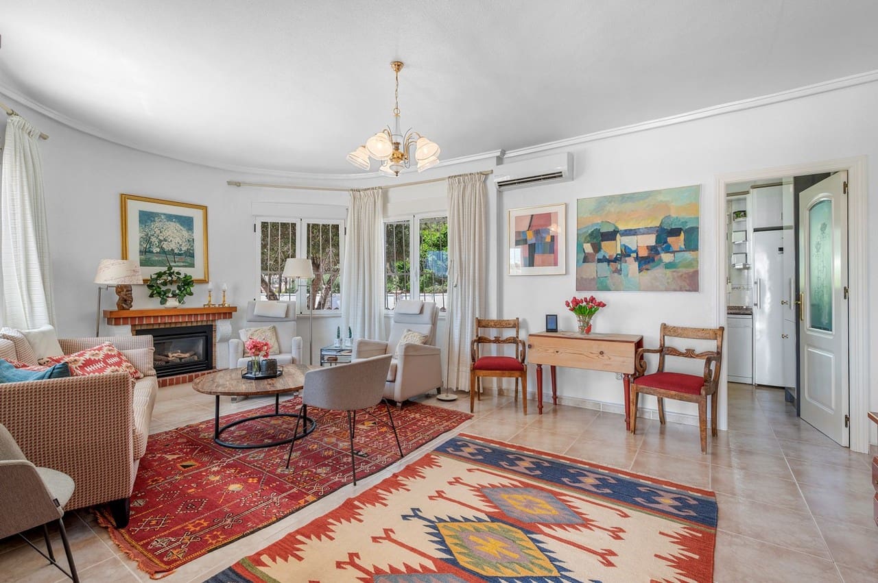 3 soverom Villa til salgs i Ciudad Quesada med svømmebasseng - € 490 000 (Ref: 9141450)