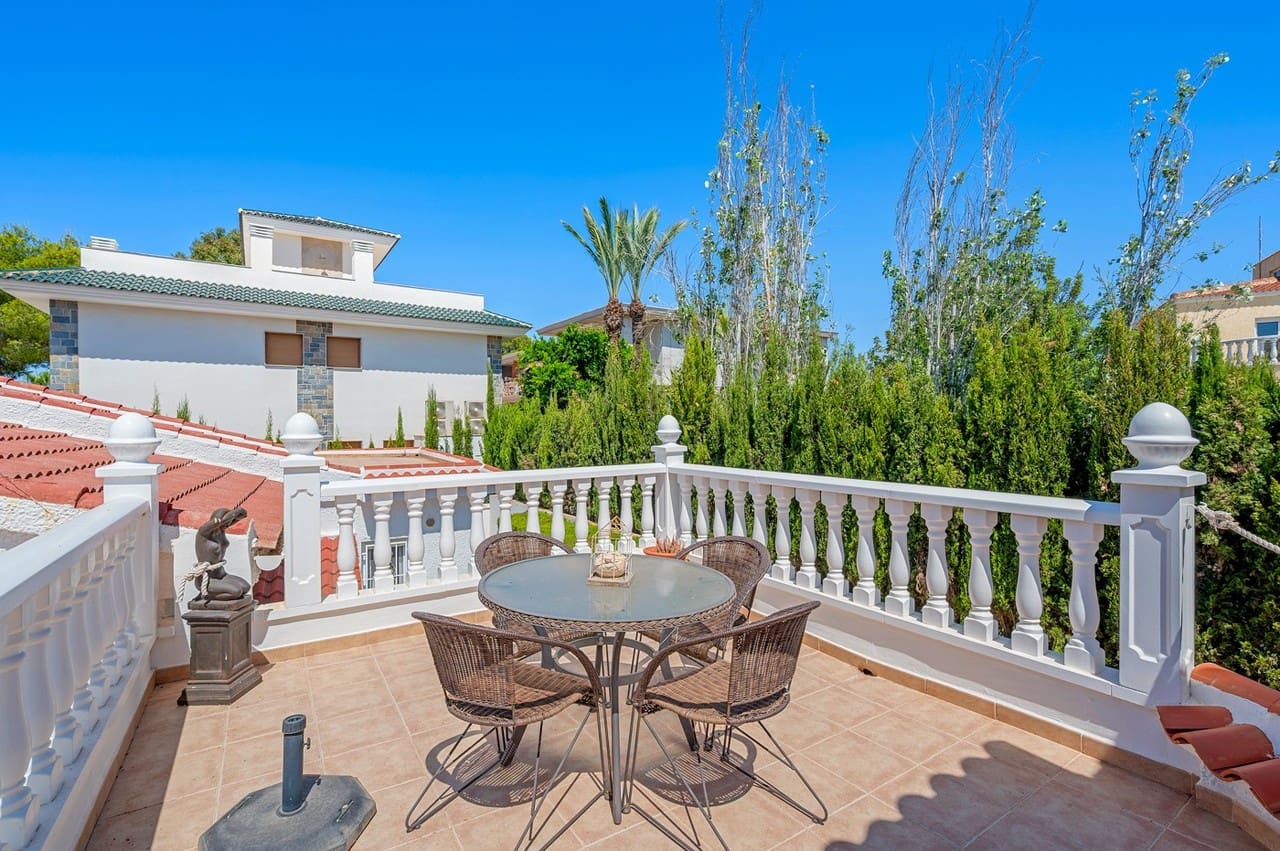 3 soverom Villa til salgs i Ciudad Quesada med svømmebasseng - € 490 000 (Ref: 9141450)