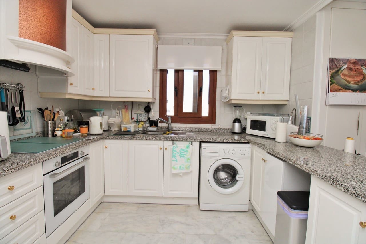 2 Zimmer Apartment zu verkaufen in Villamartin mit Pool - 179.999 € (Ref: 9148982)