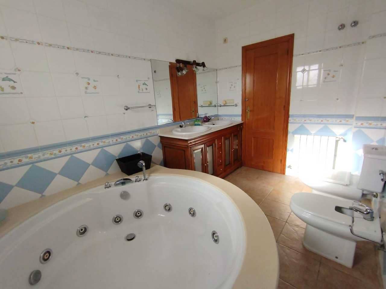 6 bedroom Villa for sale in Torrevieja - € 559,000 (Ref: 9154828)
