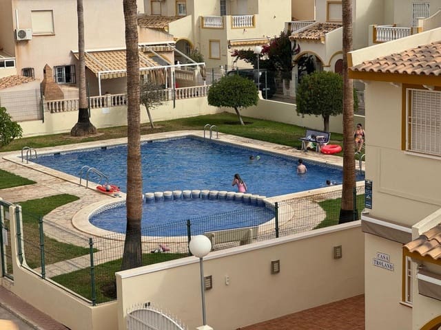 Chalet de 4 habitaciones en Dehesa de Campoamor, Orihuela en venta con piscina - 212.000 € (Ref: 9154834)