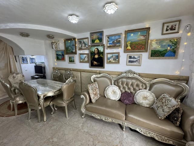 Chalet de 4 habitaciones en Dehesa de Campoamor, Orihuela en venta con piscina - 212.000 € (Ref: 9154834)