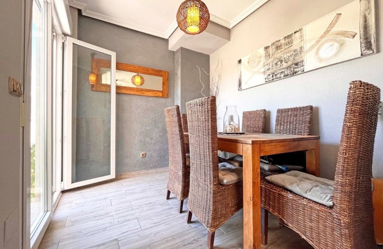 4 makuuhuone Huvila myytävänä paikassa La Zenia - 399 000 € (Ref: 9154843)