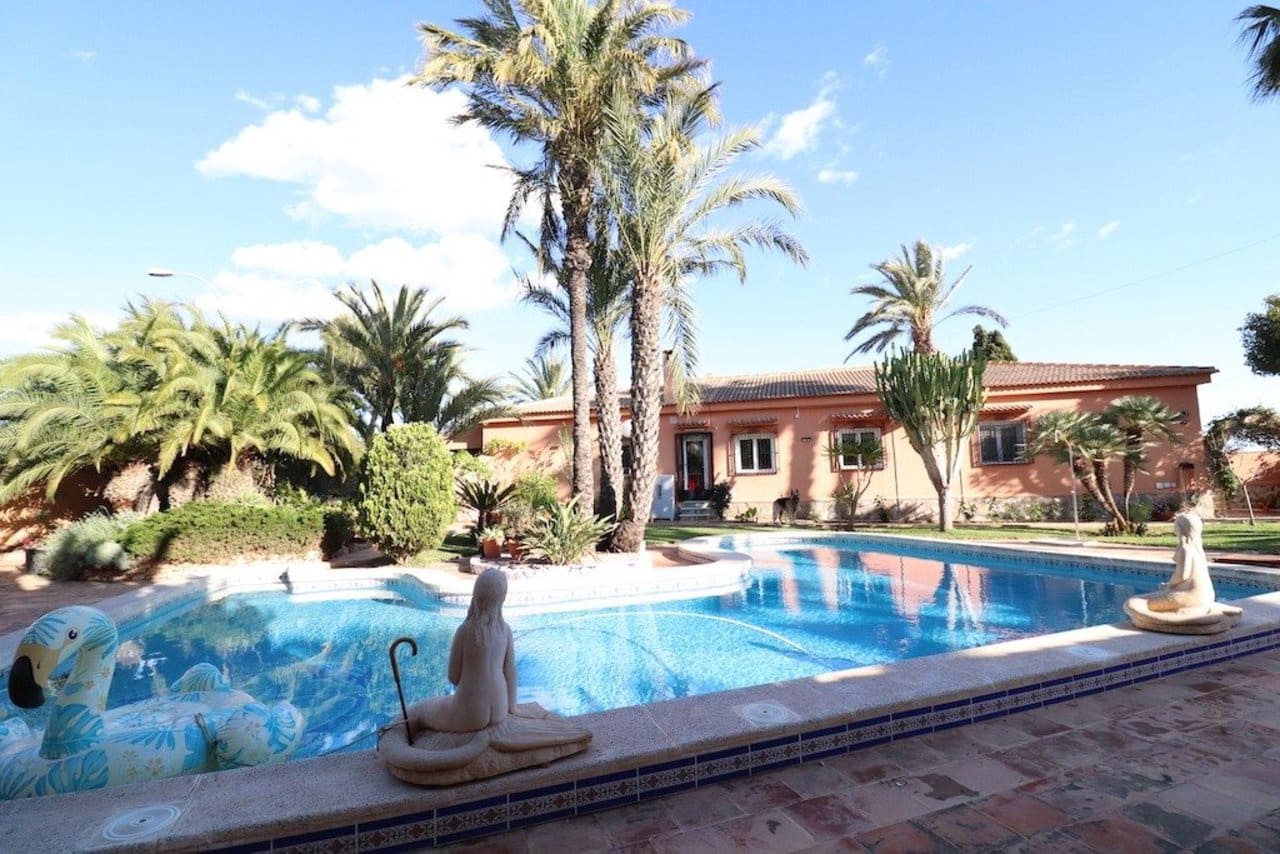 Chalet de 5 habitaciones en Torrevieja en venta - 780.000 € (Ref: 9154844)