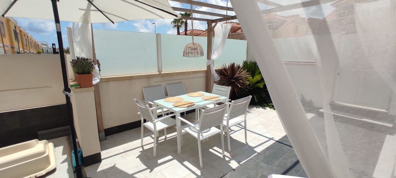 3 bedroom Villa for sale in Orihuela Costa - € 369,000 (Ref: 9154847)