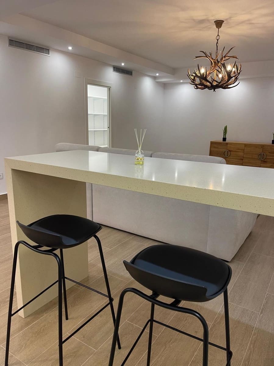 5 quarto Moradia para venda em San Miguel de Salinas com piscina - 995 000 € (Ref: 9154850)