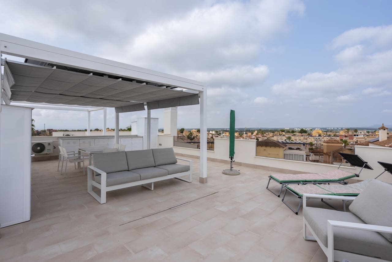 2 soveværelse Penthouse til salg i Villamartin med swimmingpool - € 315.000 (Ref: 9154857)