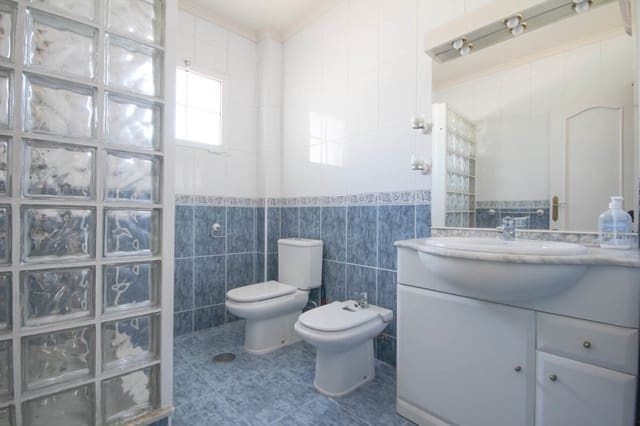 5 soveværelse Villa til salg i La Zenia, Orihuela - € 600.000 (Ref: 9154867)