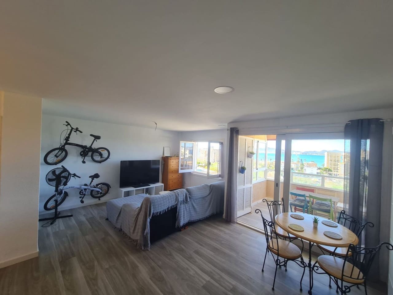 3 bedroom Apartment for sale in La Manga del Mar Menor - € 200,000 (Ref: 9154874)