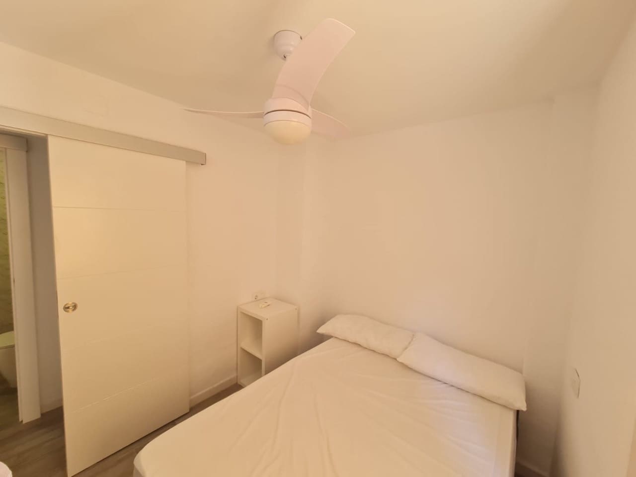 3 bedroom Apartment for sale in La Manga del Mar Menor - € 200,000 (Ref: 9154874)