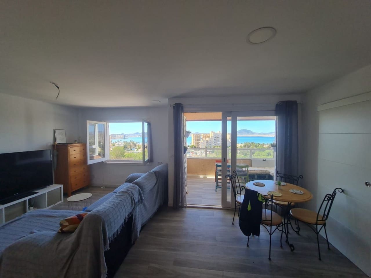 3 bedroom Apartment for sale in La Manga del Mar Menor - € 200,000 (Ref: 9154874)