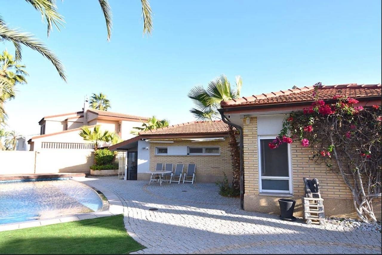 4 bedroom Villa for sale in Orihuela Costa with pool - € 795,000 (Ref: 9154885)