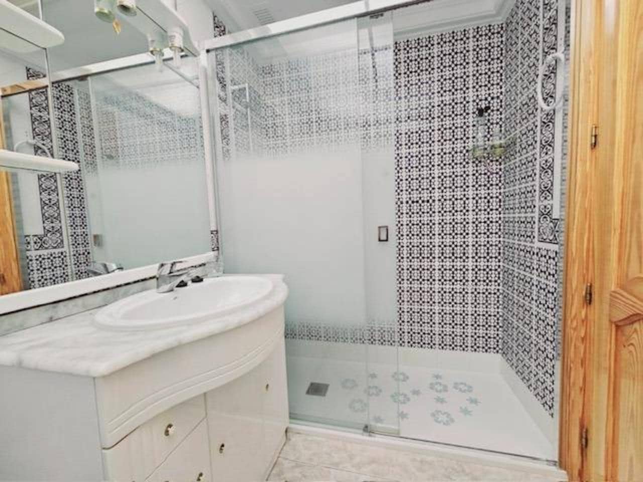 4 soveværelse Villa til salg i Guardamar del Segura - € 220.000 (Ref: 9154887)