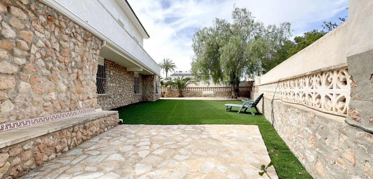 7 bedroom Villa for sale in Orihuela Costa - € 899,000 (Ref: 9154891)