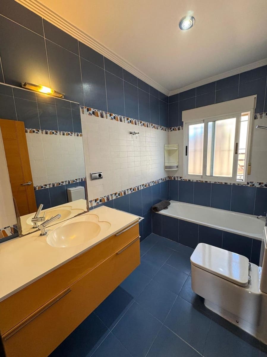 3 bedroom Villa for sale in Torrevieja with pool - € 385,000 (Ref: 9154905)