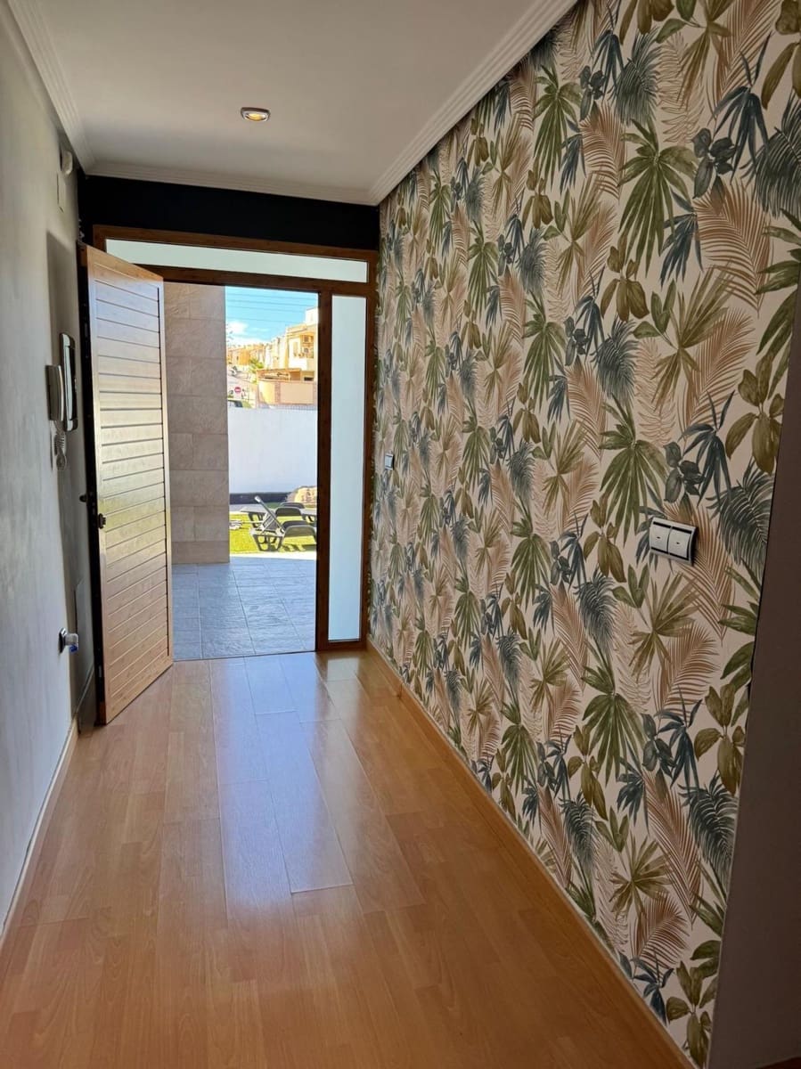 3 bedroom Villa for sale in Torrevieja with pool - € 385,000 (Ref: 9154905)