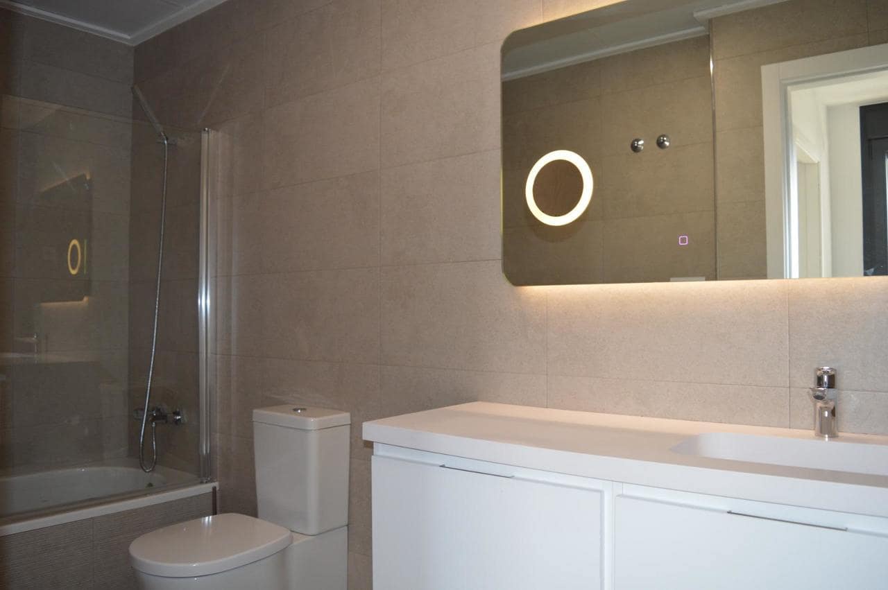 Chalet de 3 habitaciones en Pilar de la Horadada en venta con piscina - 459.000 € (Ref: 9154924)