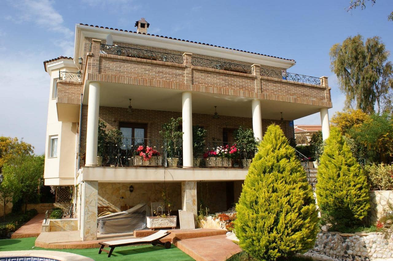 5 bedroom Villa for sale in Rojales with pool - € 690,000 (Ref: 9154940)