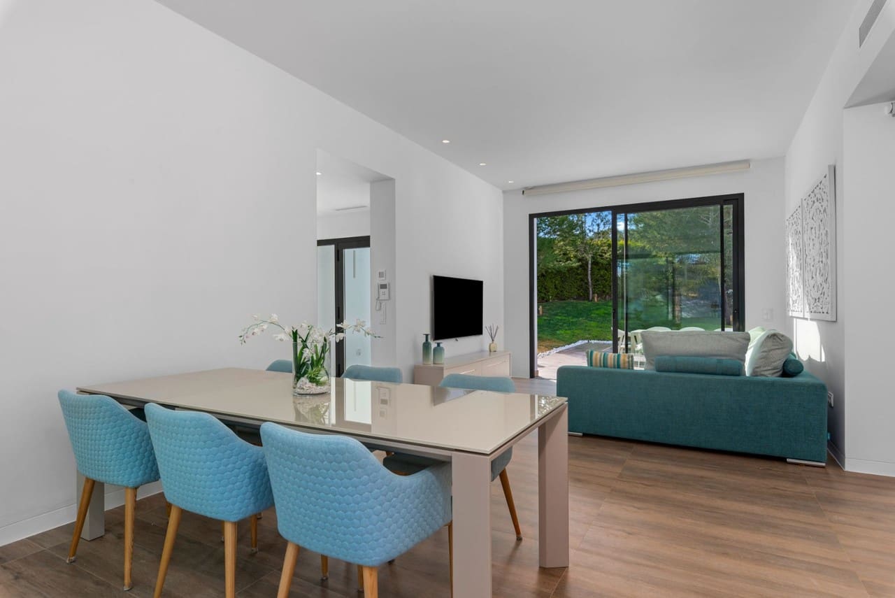 3 bedroom Villa for sale in Orihuela Costa - € 819,000 (Ref: 9154945)