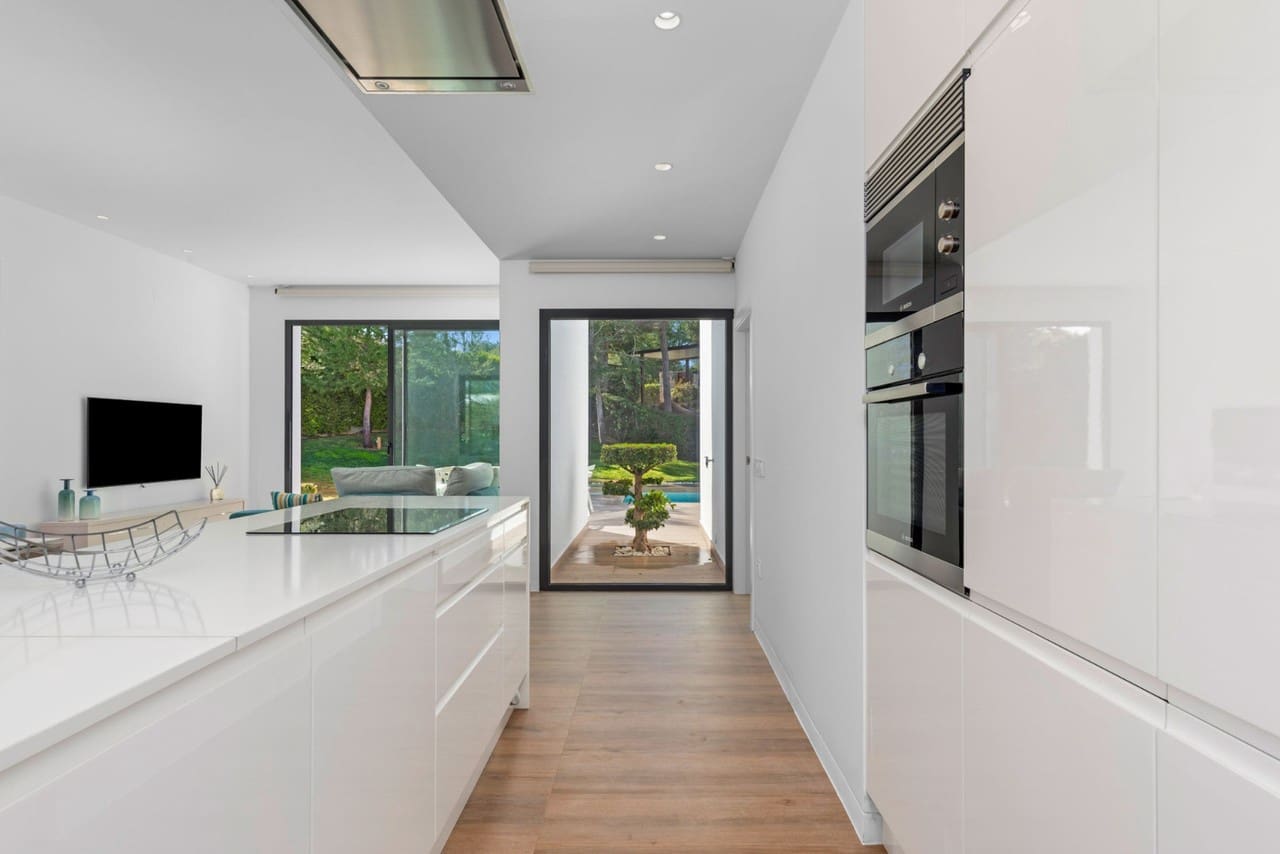 3 bedroom Villa for sale in Orihuela Costa - € 819,000 (Ref: 9154945)