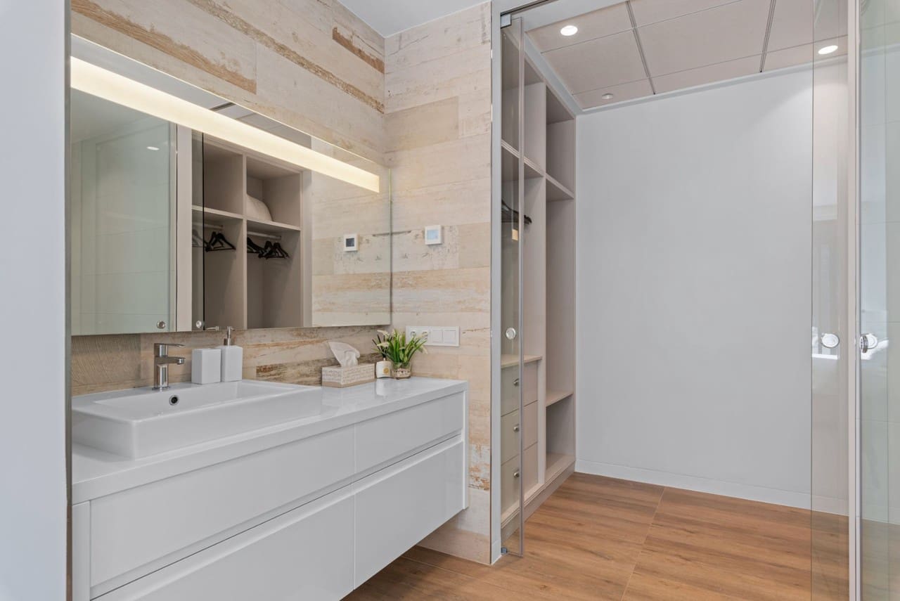 3 bedroom Villa for sale in Orihuela Costa - € 819,000 (Ref: 9154945)