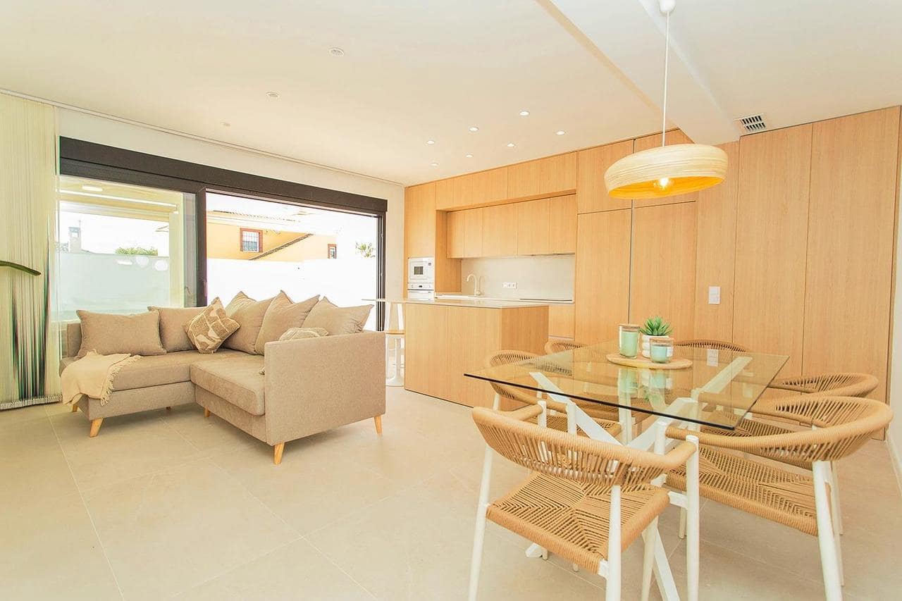 2 bedroom Townhouse for sale in Torrevieja with pool - € 499,000 (Ref: 9154976)