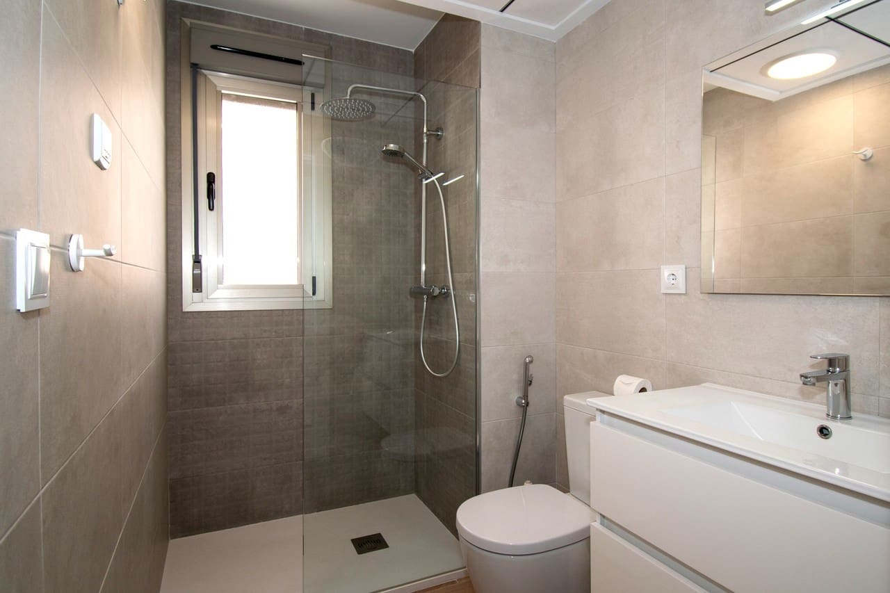 5 bedroom Villa for sale in Orihuela Costa - € 560,000 (Ref: 9154984)