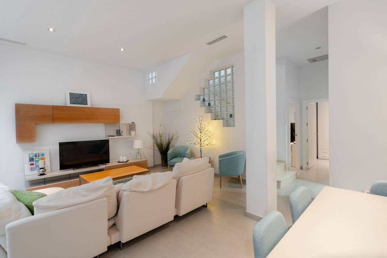 5 soveværelse Villa til salg i Torrevieja med swimmingpool - € 549.000 (Ref: 9154991)