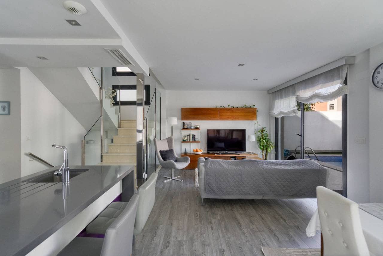 5 soveværelse Villa til salg i Torrevieja med swimmingpool - € 549.000 (Ref: 9154991)