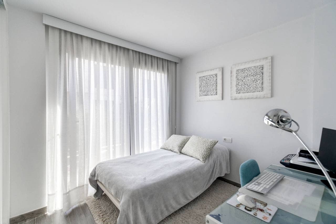 5 soveværelse Villa til salg i Torrevieja med swimmingpool - € 549.000 (Ref: 9154991)