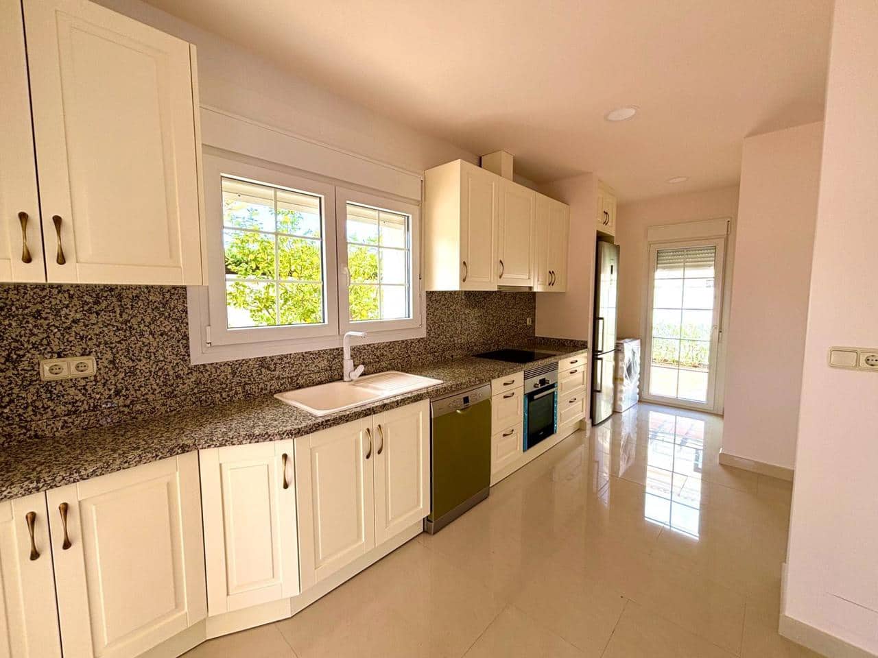 4 makuuhuone Huvila myytävänä paikassa Cabo Roig mukana uima-altaan - 910 000 € (Ref: 9155002)