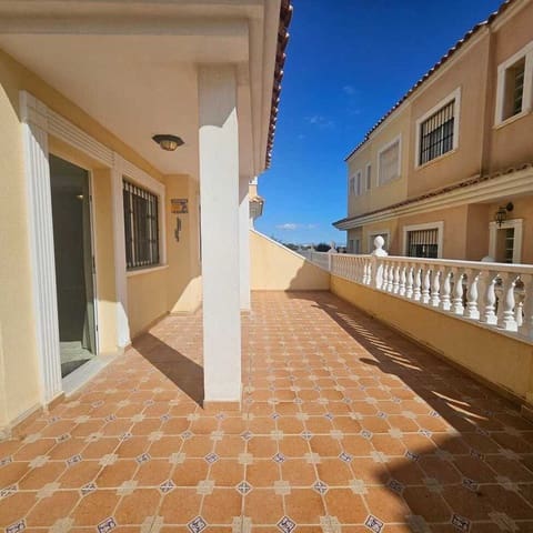 3 slaapkamer Villa te koop in Zona Pueblo, Guardamar del Segura met zwembad - € 299.900 (Ref: 9155009)