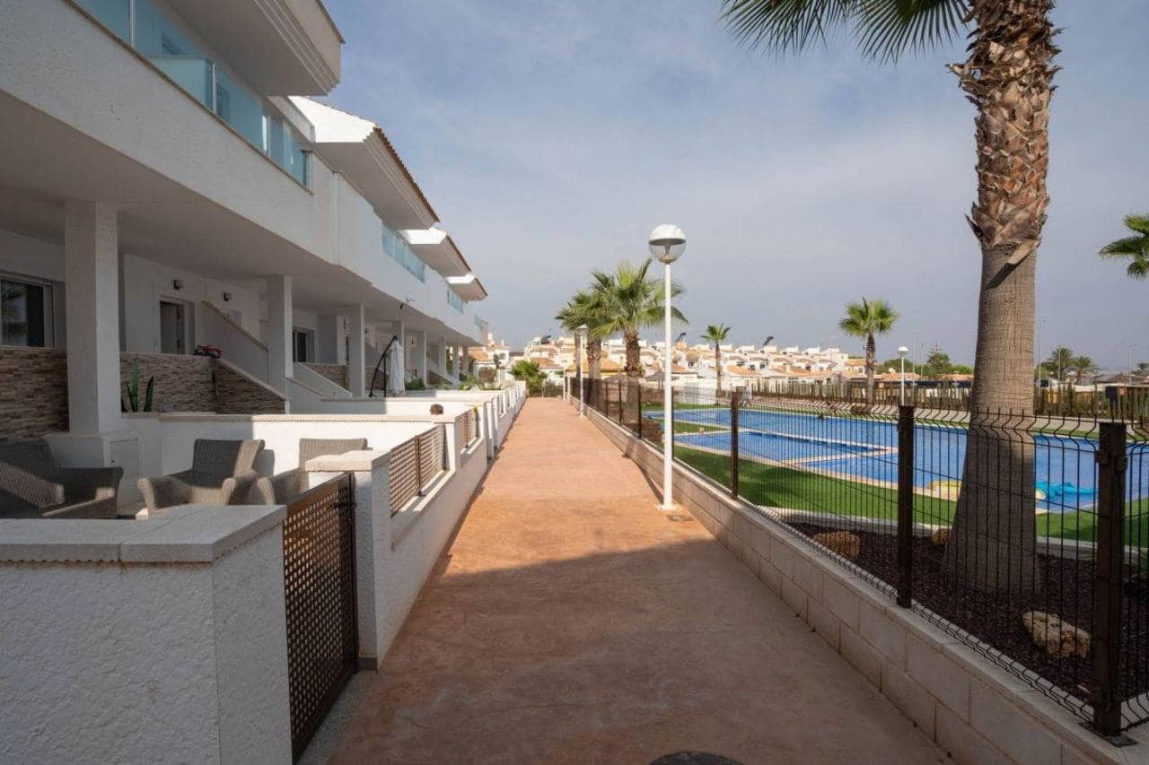 3 bedroom Apartment for sale in Torrevieja with pool - € 344,950 (Ref: 9155010)