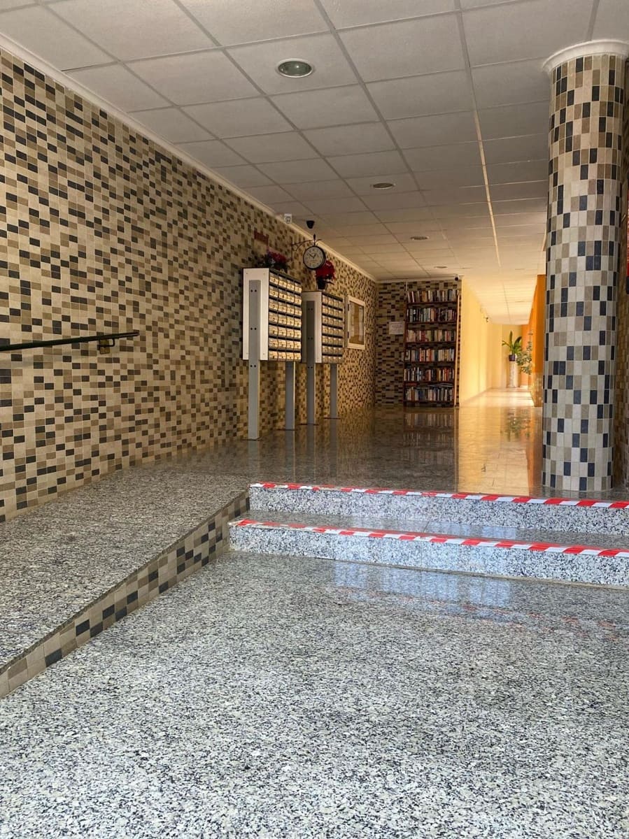 Apartamento de 2 habitaciones en San Miguel de Salinas en venta con piscina - 198.000 € (Ref: 9155022)