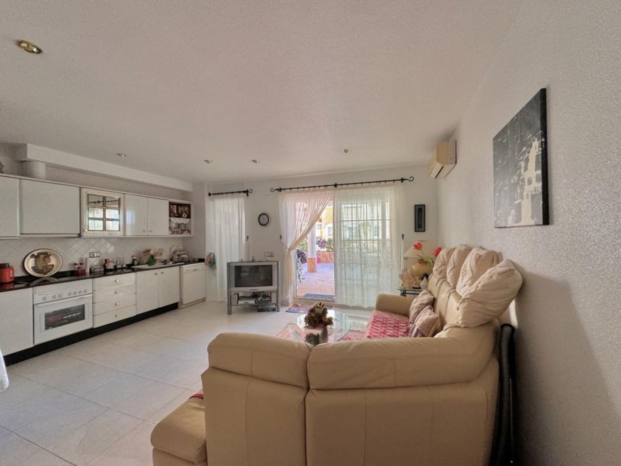 2 bedroom Apartment for sale in Guardamar del Segura - € 232,000 (Ref: 9155044)