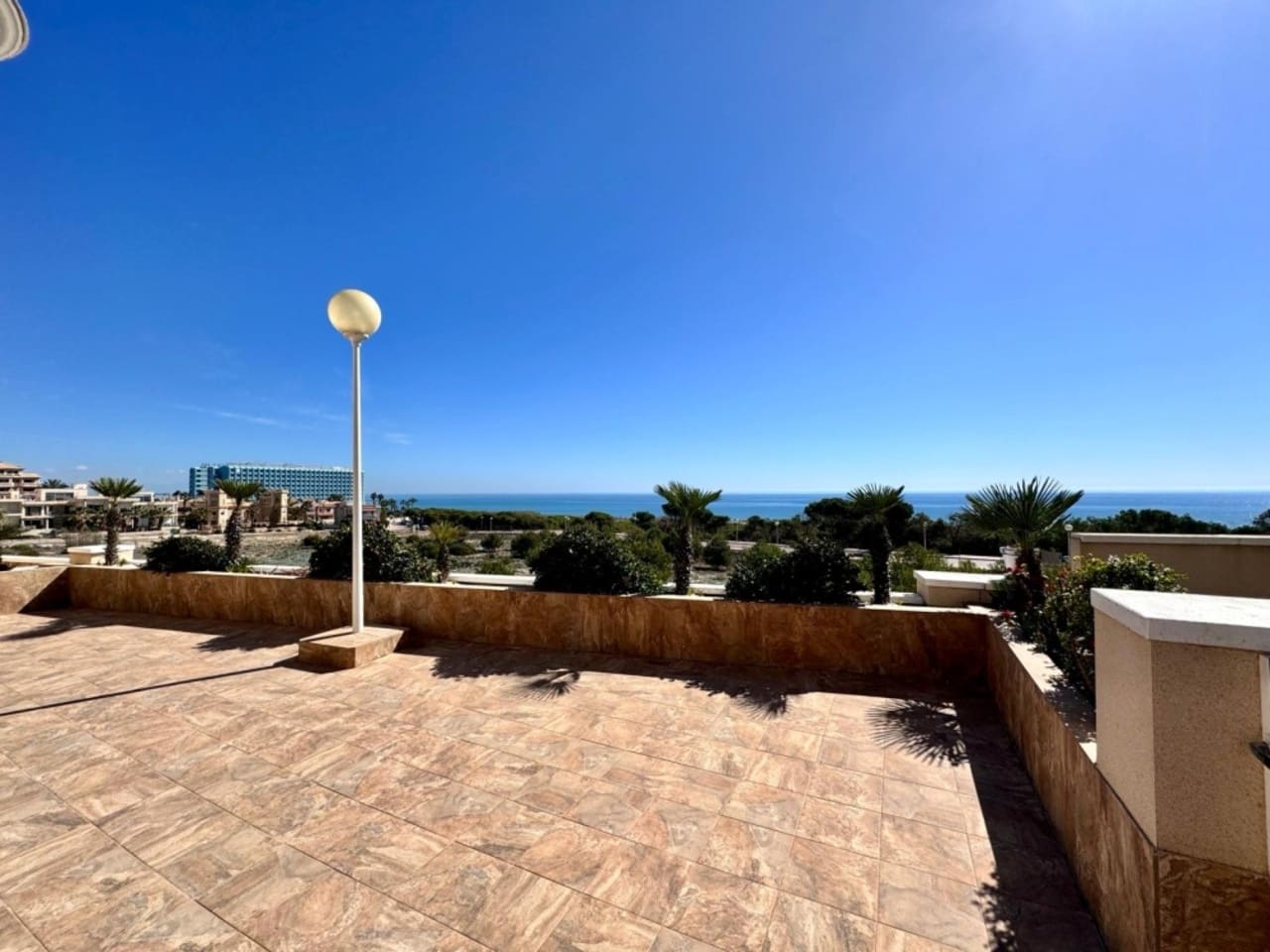 2 bedroom Apartment for sale in Guardamar del Segura - € 232,000 (Ref: 9155044)