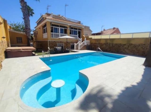 6 soverom Villa til salgs i El Molino, Torrevieja med svømmebasseng - € 549 900 (Ref: 9155082)