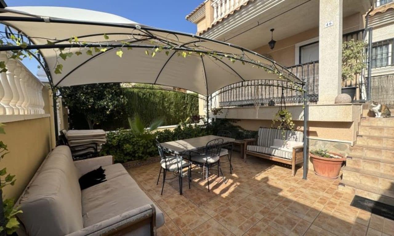 Chalet de 3 habitaciones en Orihuela Costa en venta - 324.995 € (Ref: 9155086)