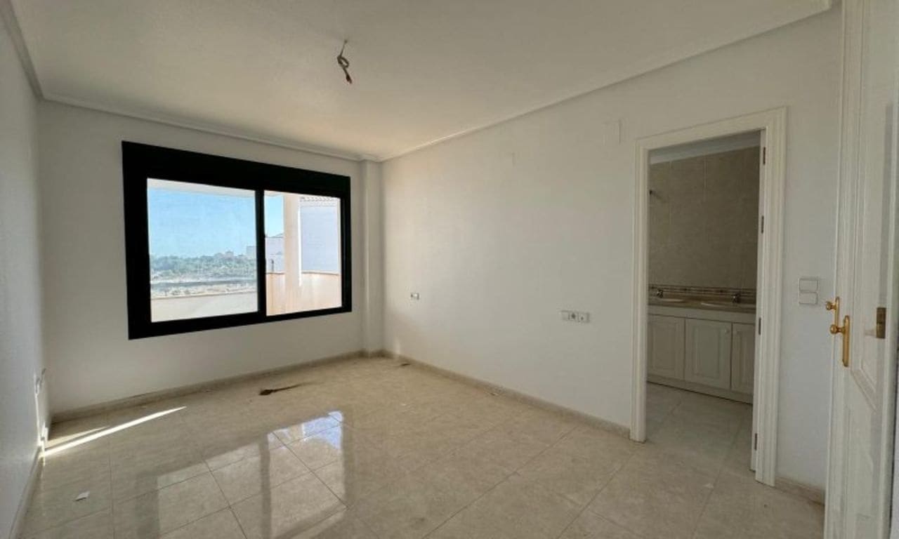 Apartamento de 2 habitaciones en Orihuela Costa en venta - 244.000 € (Ref: 9155089)