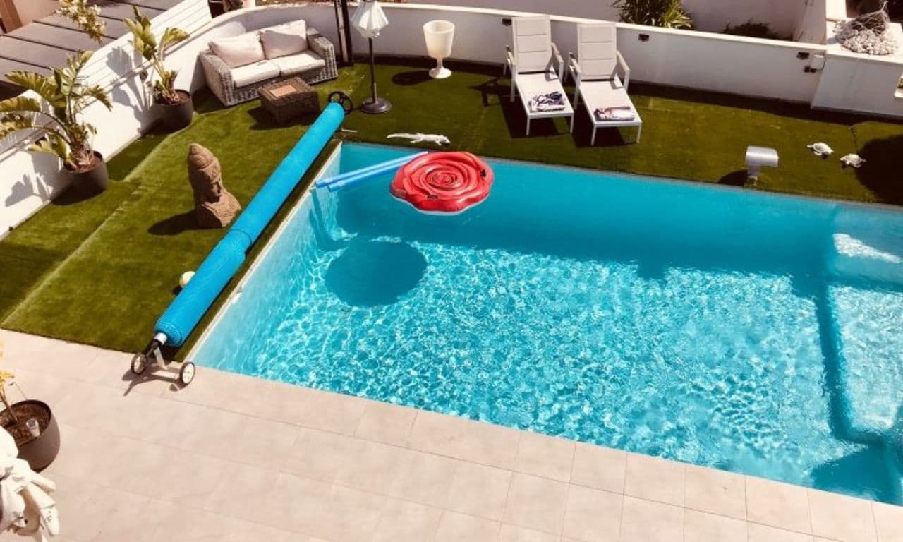 Chalet de 6 habitaciones en Ciudad Quesada en venta - 685.000 € (Ref: 9155097)