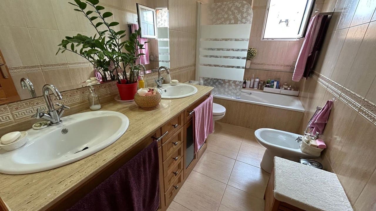 3 bedroom Villa for sale in Los Montesinos - € 275,000 (Ref: 9155110)