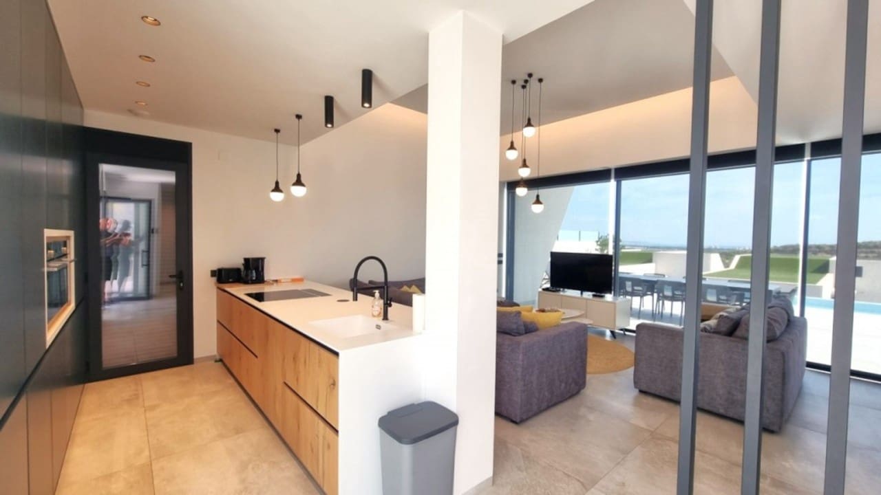 4 bedroom Villa for sale in Rojales - € 660,000 (Ref: 9155123)